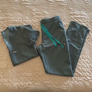 FIGS Graphite Set: XS Catarina Top, XS Yola Pants